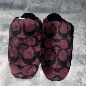 Brand New Coach merlot slippers size 8 pristine condition comes with box
